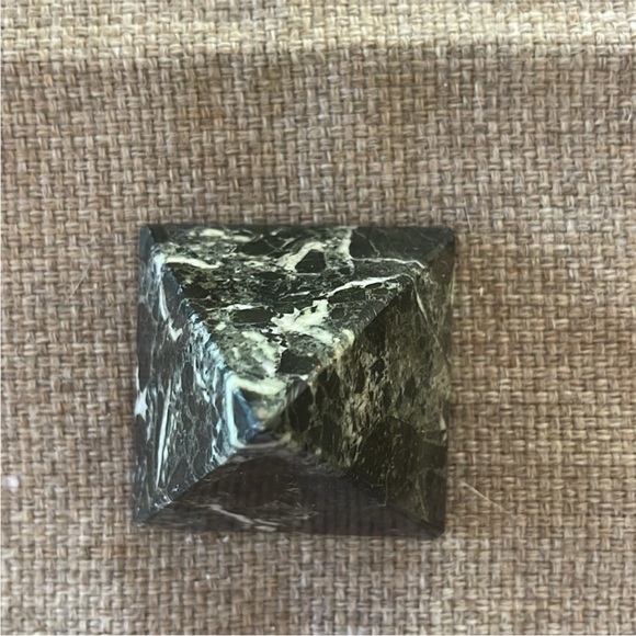 Black and white stone pyramid approximately 3” x 3” - Picture 2 of 3